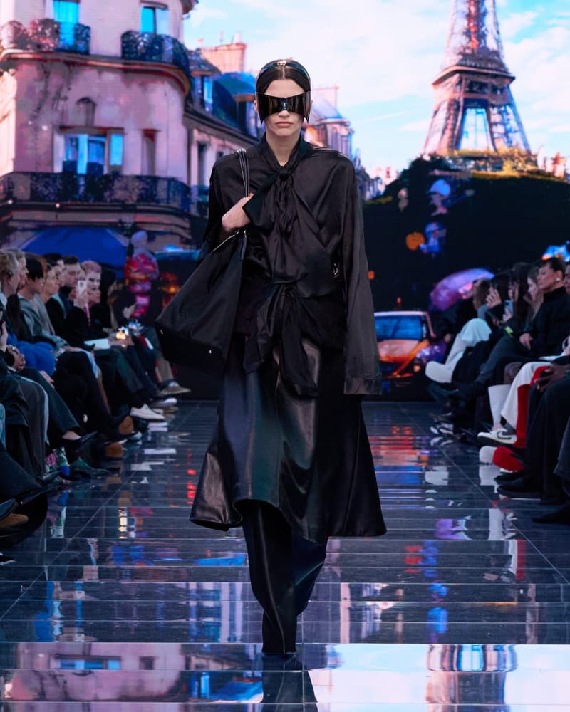 balenciaga-demnagvasalia-fashionweek-sustainablefashion-consumerism-luxuryfashion-creativeluxury-fashioninnovation-anticonsumerism-fashionactivism-ecofashion-overconsumption-thinkbeforeyou