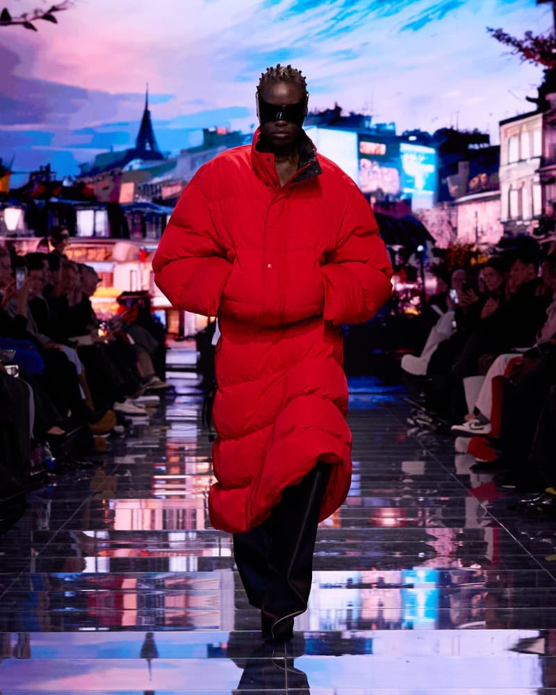 balenciaga-demnagvasalia-fashionweek-sustainablefashion-consumerism-luxuryfashion-creativeluxury-fashioninnovation-anticonsumerism-fashionactivism-ecofashion-overconsumption-thinkbeforeyou