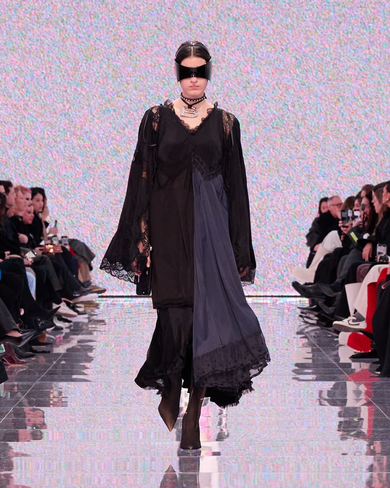 balenciaga-demnagvasalia-fashionweek-sustainablefashion-consumerism-luxuryfashion-creativeluxury-fashioninnovation-anticonsumerism-fashionactivism-ecofashion-overconsumption-thinkbeforeyou