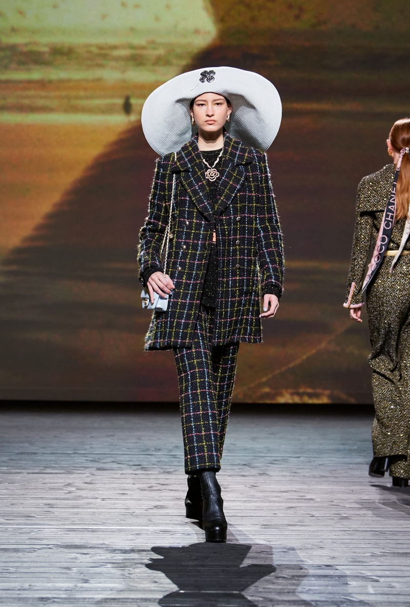 CHANEL 2024 FW Fashion show runway