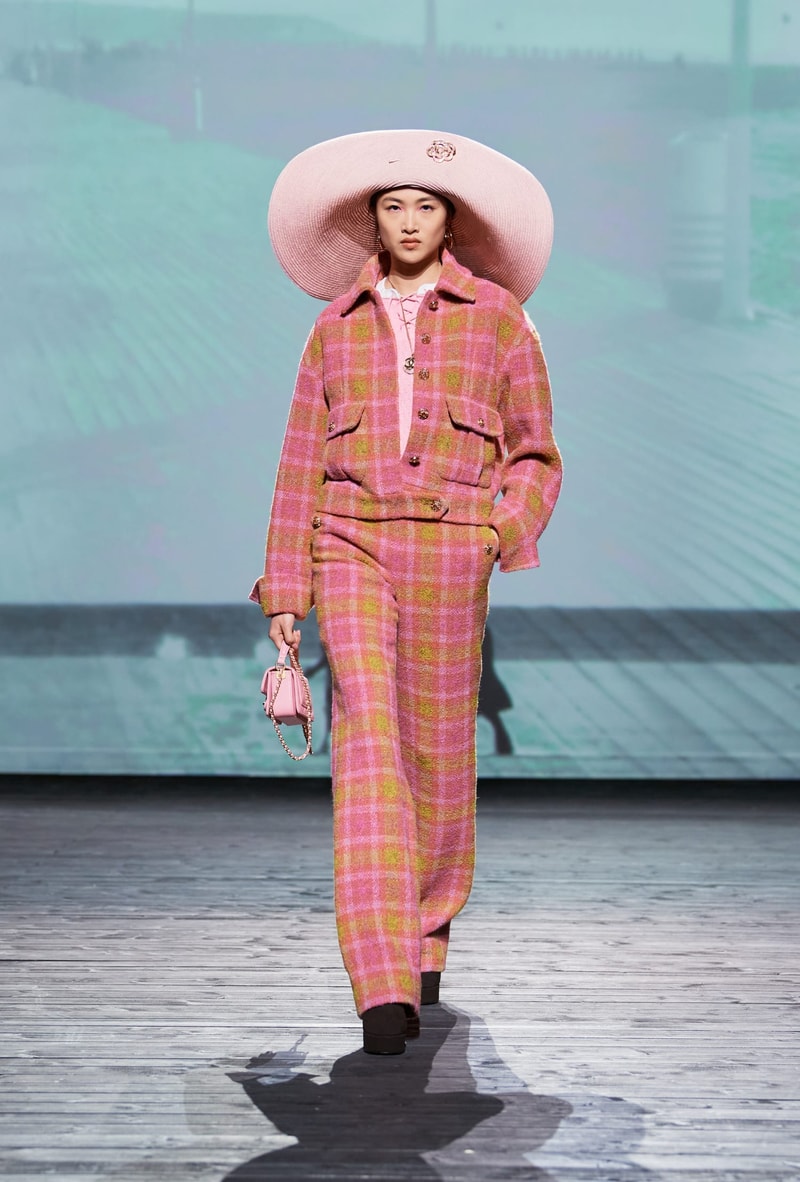 CHANEL 2024 FW Fashion show runway
