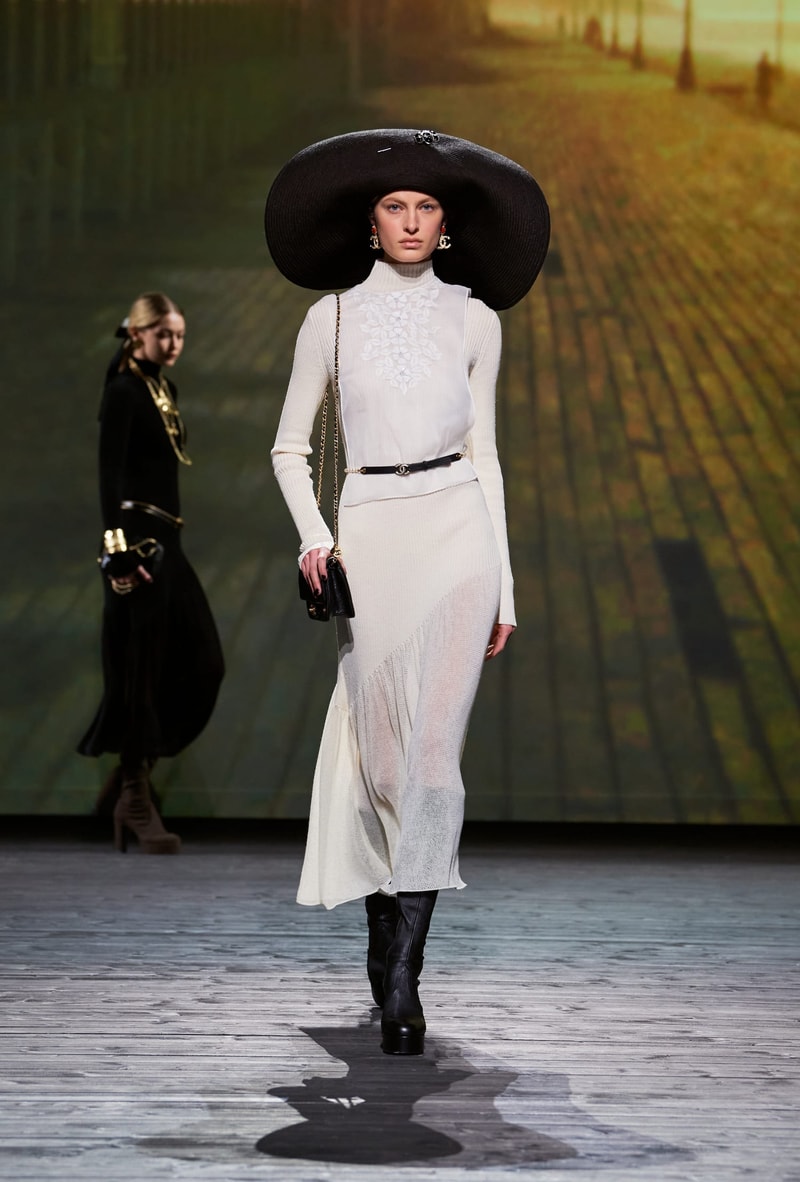CHANEL 2024 FW Fashion show runway