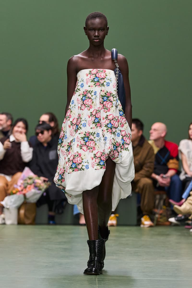 loewefashion-avantgardestyle-luxurywear-sartorialart-fashioninnovation-couturecraftsmanship-highfashiondetails-artisticexpression-fashionforward-designeraesthetics-contemporarychic-voguerun