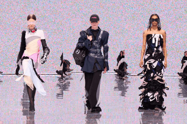 balenciaga-demnagvasalia-fashionweek-sustainablefashion-consumerism-luxuryfashion-creativeluxury-fashioninnovation-anticonsumerism-fashionactivism-ecofashion-overconsumption-thinkbeforeyou