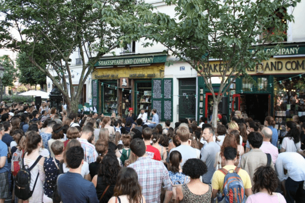 shakespeareandcompany-parisbookstore-literaryparis-beforesunset-midnightinparis-sylviabeach-georgewhitman-booklovers-totebags-bobsbakeshop-writersretreat-paristravel-historicbookstores