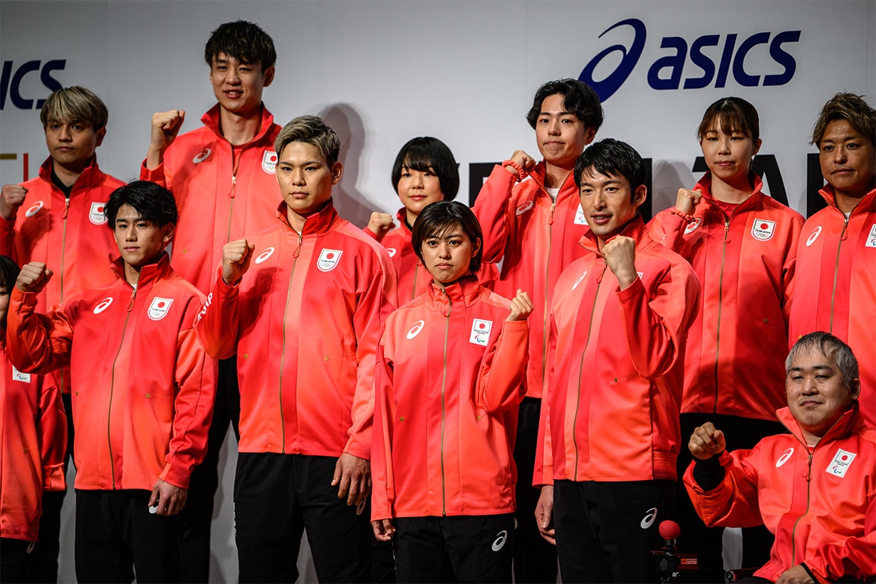 巴黎奧運 2024 運動員隊服陸續公開:法國隊超時尚、美國隊服竟引起走光爭議!