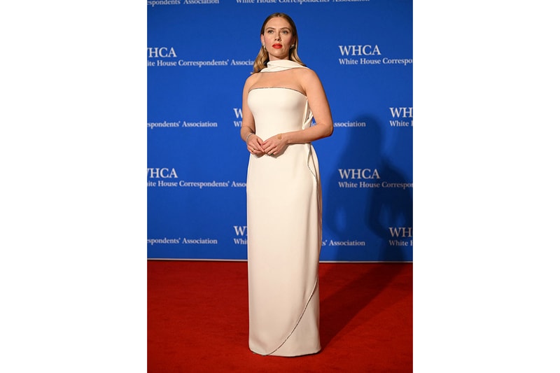 Scarlett Johansson Colin Jost white house red carpet Giorgio Armani Privé 