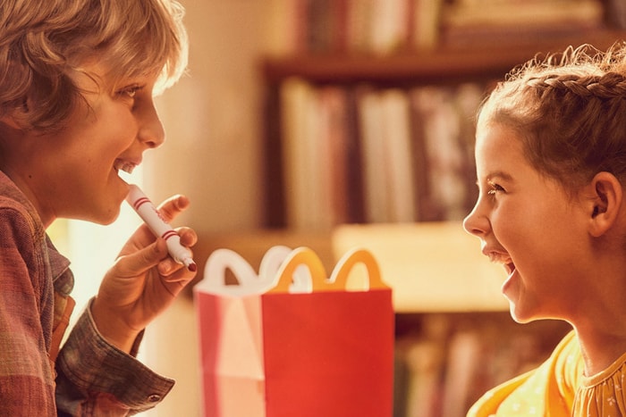 快樂兒童餐消失了？英國麥當勞拿掉「微笑表情」竟是因為這個原因