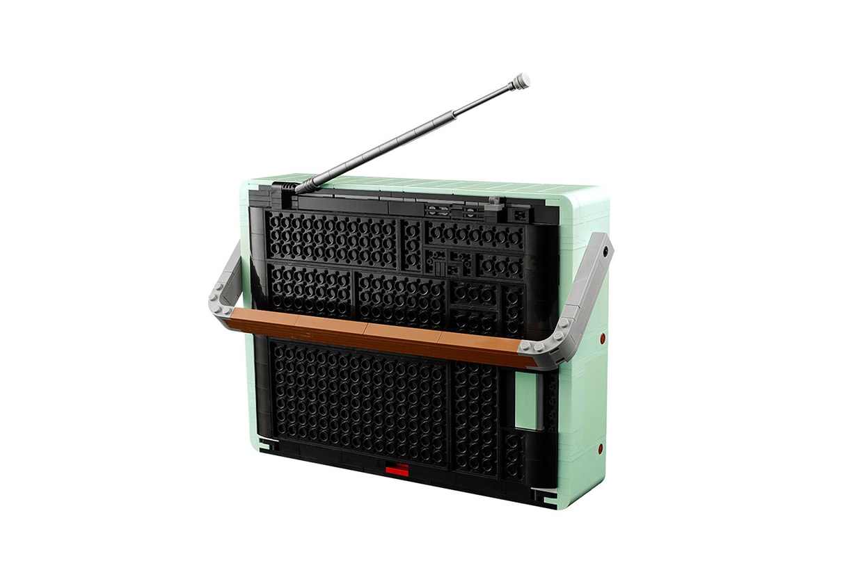 LEGO Icons Retro Radio no 10334 906 pieces info