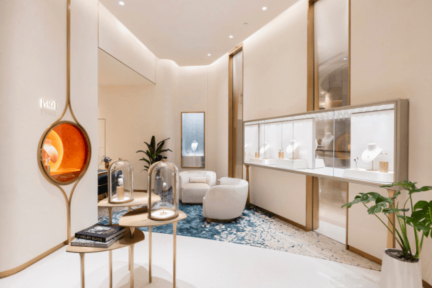 piagetboutique-luxuryjewelry-swisswatches-highjewelryart-conceptstore-springsummer2024-craftsmanship-watchmaking-piagetlegacy-piagetmetaphoria-piagetdesign-luxuryliving-elegantwatches-timelesselegance