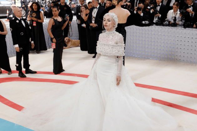metgala2024-fashiongala-thegardenoftime-celebrityfashion-redcarpetlooks-coutureshowcase-fashionartistry-timelesselegance-hautecouture-iconicstyles-fashionrevolution-luxuryfashion-fashionmoments-stylei