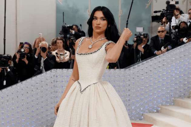 metgala2024-fashiongala-thegardenoftime-celebrityfashion-redcarpetlooks-coutureshowcase-fashionartistry-timelesselegance-hautecouture-iconicstyles-fashionrevolution-luxuryfashion-fashionmoments-stylei