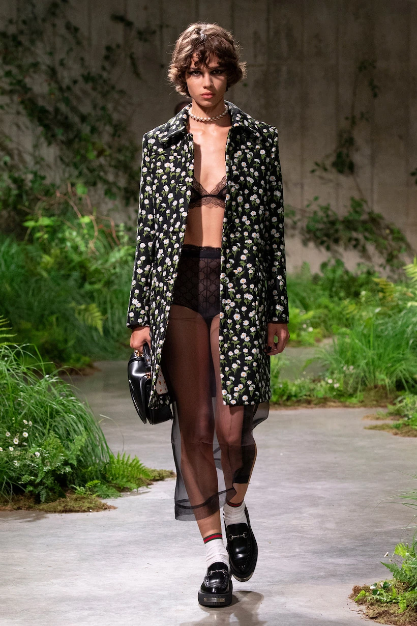 Gucci Cruise 25 Londra runway show full looks sabato highlight