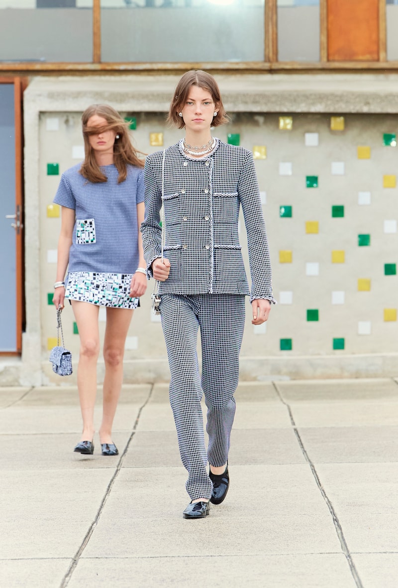 chanel 2024 25 cruise show Cité radieuse looks every details