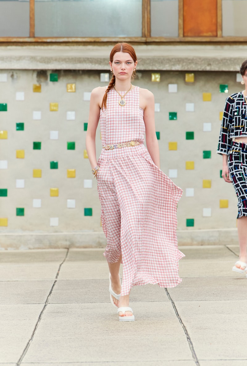 chanel 2024 25 cruise show Cité radieuse looks every details