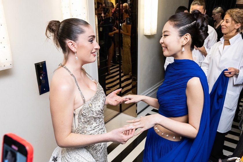 jennie met gala 2024 ALAÏA The Garden Of Time red carpet style
