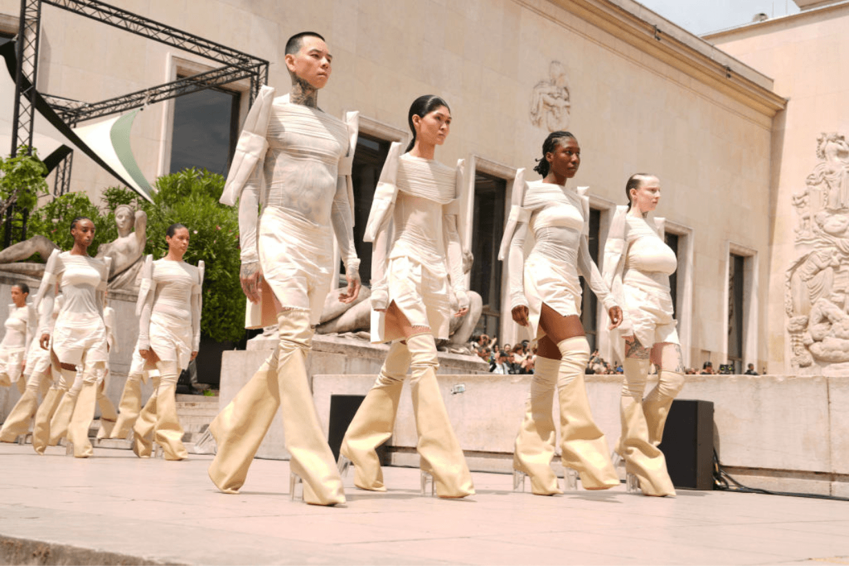 rick-owens-pre-code-hollywood-spring-summer-2025-ss25-fashion-show-gothic-avant-garde-dark-fashion-tanja-vidic-geobasket-busby-berkeley-hollywood-porterville-fashion-art