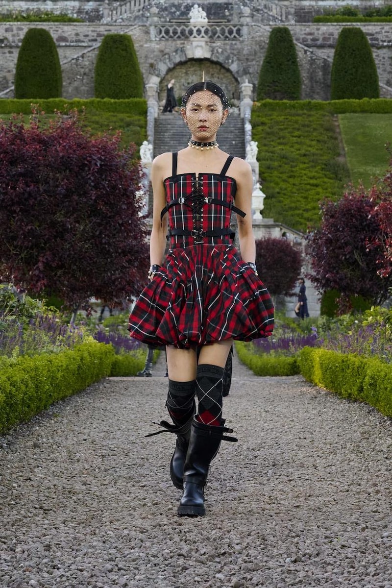 dior 2025 cruise spring show runway looks