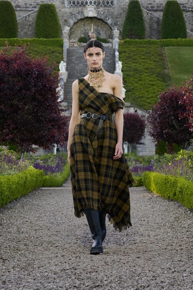 dior 2025 cruise spring show runway looks