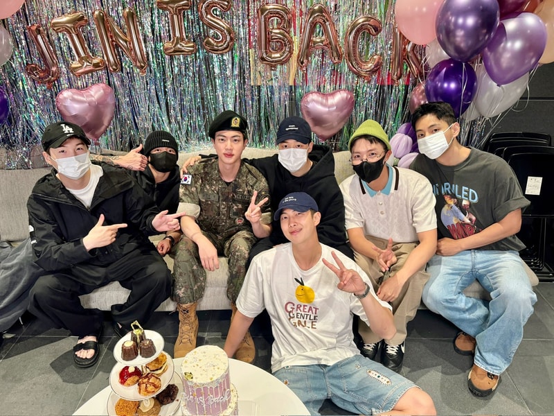BTS JIN finished his army duty！What did BTS held to celebrate its 11th anniversary ?