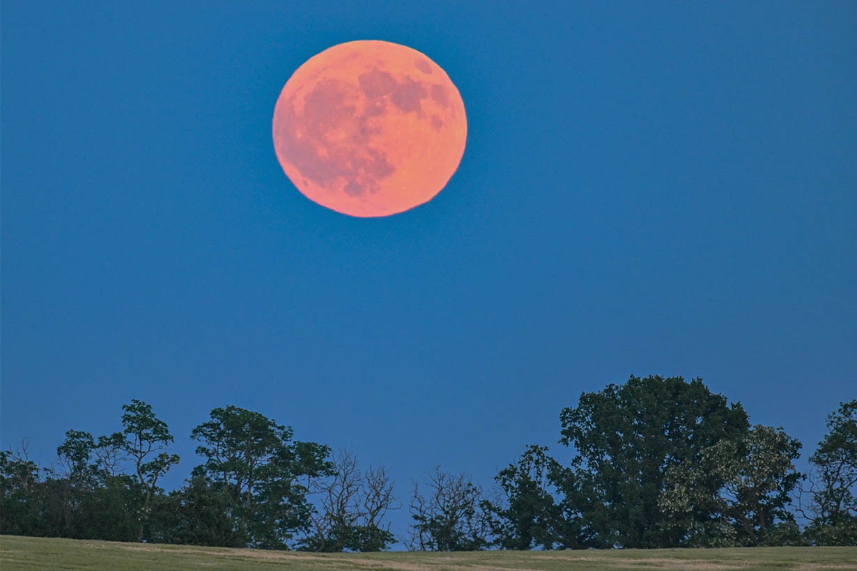 The most romantic supermoon?Full strawberry moon will come up in june