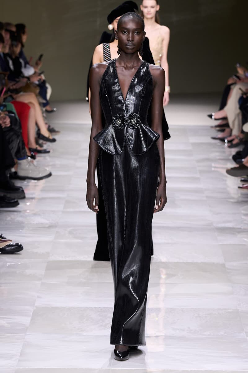 Armani Piere 2024 高級訂制圍繞珍珠為題,以裝飾點綴向人們述說優雅之美~