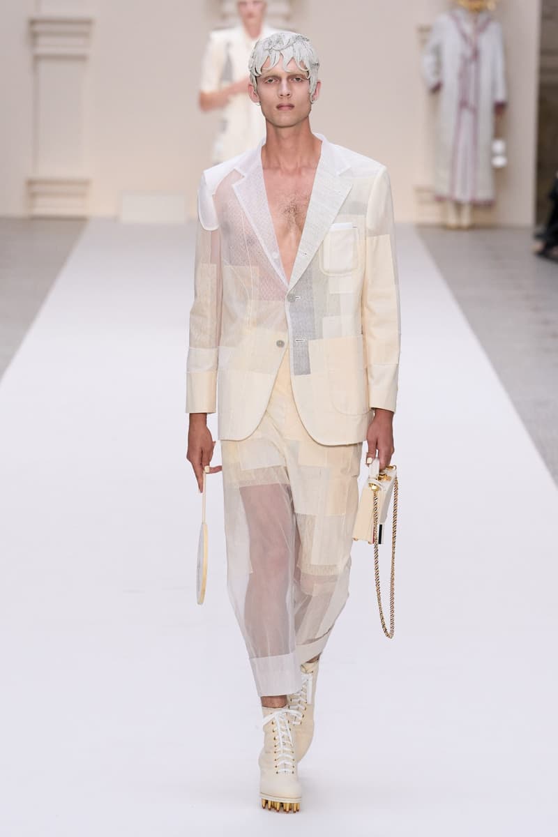 2024 Thom Browne 高級訂製大秀:圍繞 Muslin 平紋細布為主題,打破只用精貴面料的高訂傳統,不但致敬古代雕像藝術,同時預示 2024 巴黎奧運的來臨?