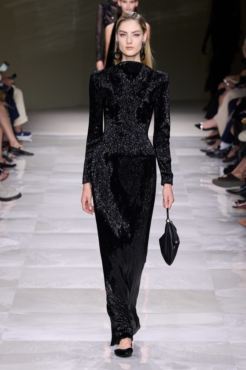 Armani Piere 2024 高級訂制圍繞珍珠為題,以裝飾點綴向人們述說優雅之美~
