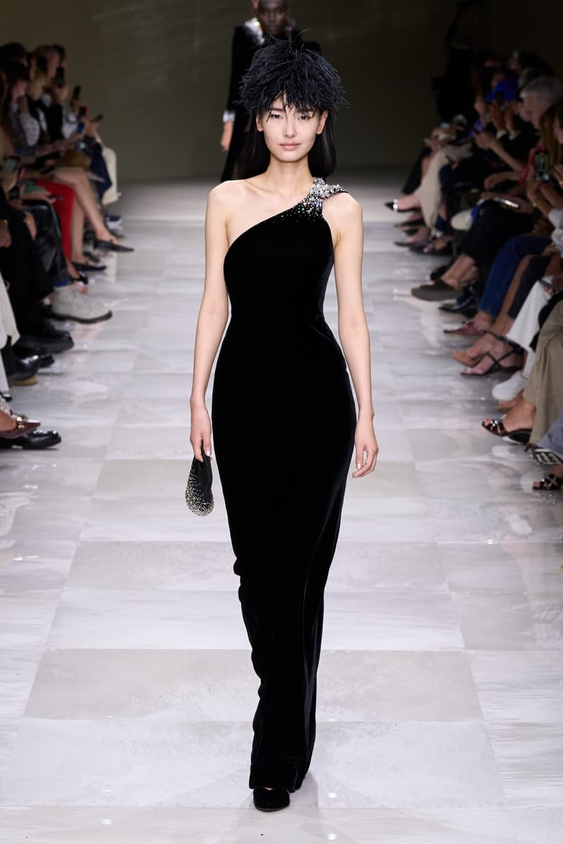 Armani Piere 2024 高級訂制圍繞珍珠為題,以裝飾點綴向人們述說優雅之美~