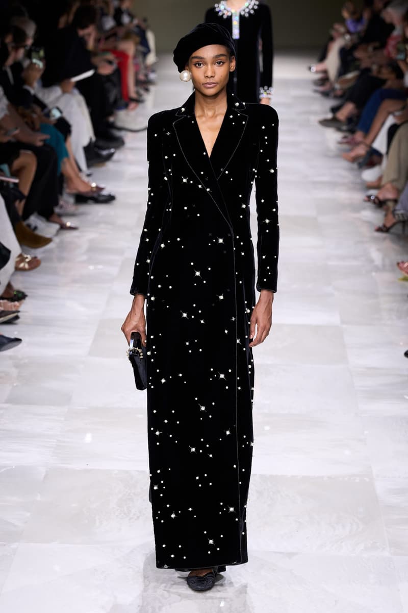 Armani Piere 2024 高級訂制圍繞珍珠為題,以裝飾點綴向人們述說優雅之美~
