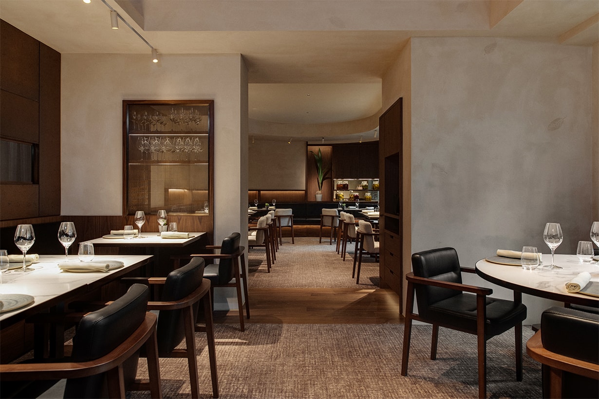 Makanan Vegetarian 1 Baru setahun lebih menjadi bintang sejak dibuka! Seperti hutan hijau di tengah hiruk pikuk kota, Feuille mengajak Anda mencicipi bunga yang mekar dan gugur dengan indera perasa Anda