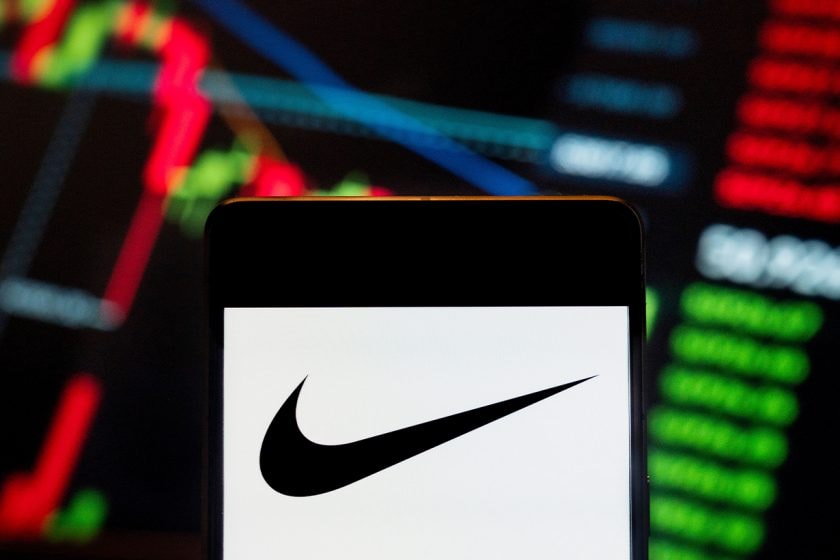 nike stock down 20% reason Q4