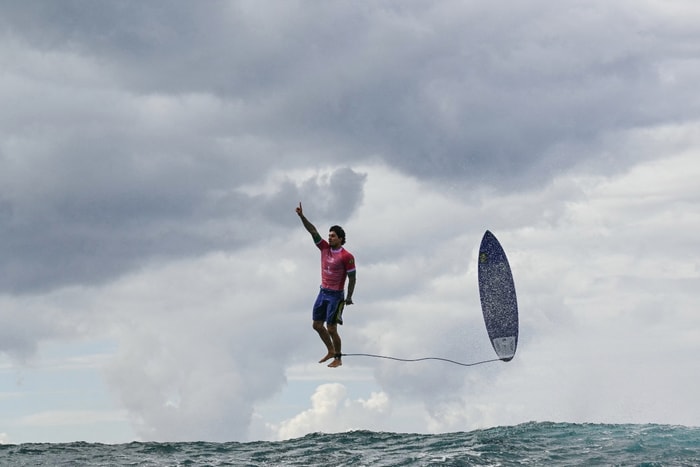 「代表今屆奧運的照片」可能已經出爐！懸浮半空的滑浪選手 Gabriel Medina，引發社交媒體熱話