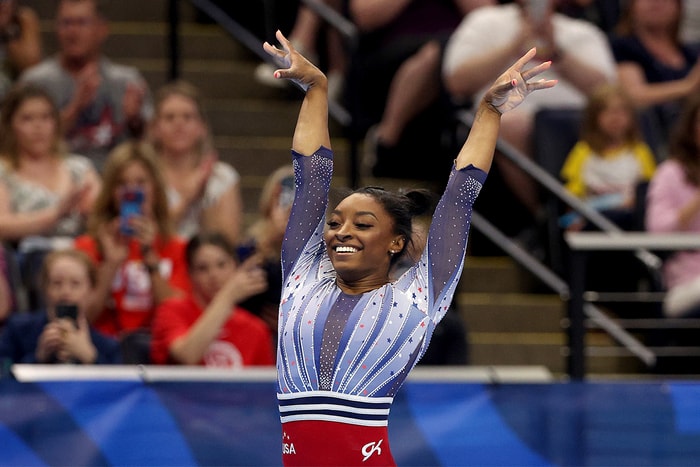 曾以旋風式姿態橫掃體操界,卻在上屆奧運因心理問題退賽:Simone Biles 今屆能否再創高峰?