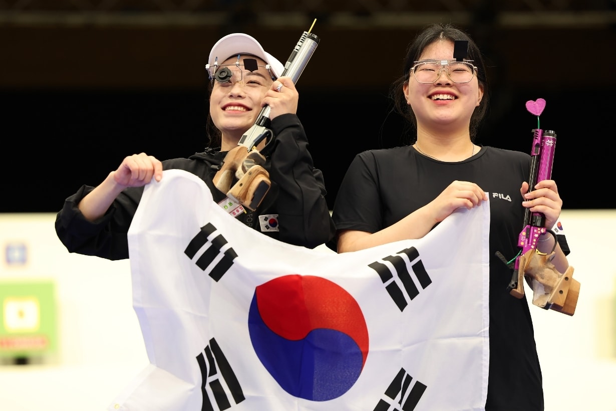 根本是電影走出來的吧?南韓女射擊選手金藝智,可能是本屆奧運最帥氣的選手