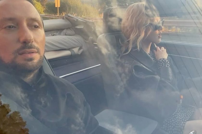 Rosé akhirnya memperkenalkan mobil pertamanya! 2 Rosé memperkenalkan mobil pertama Mercedes Benz G class