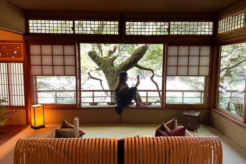 Japanese OL mika save money for Hoshino Resorts
