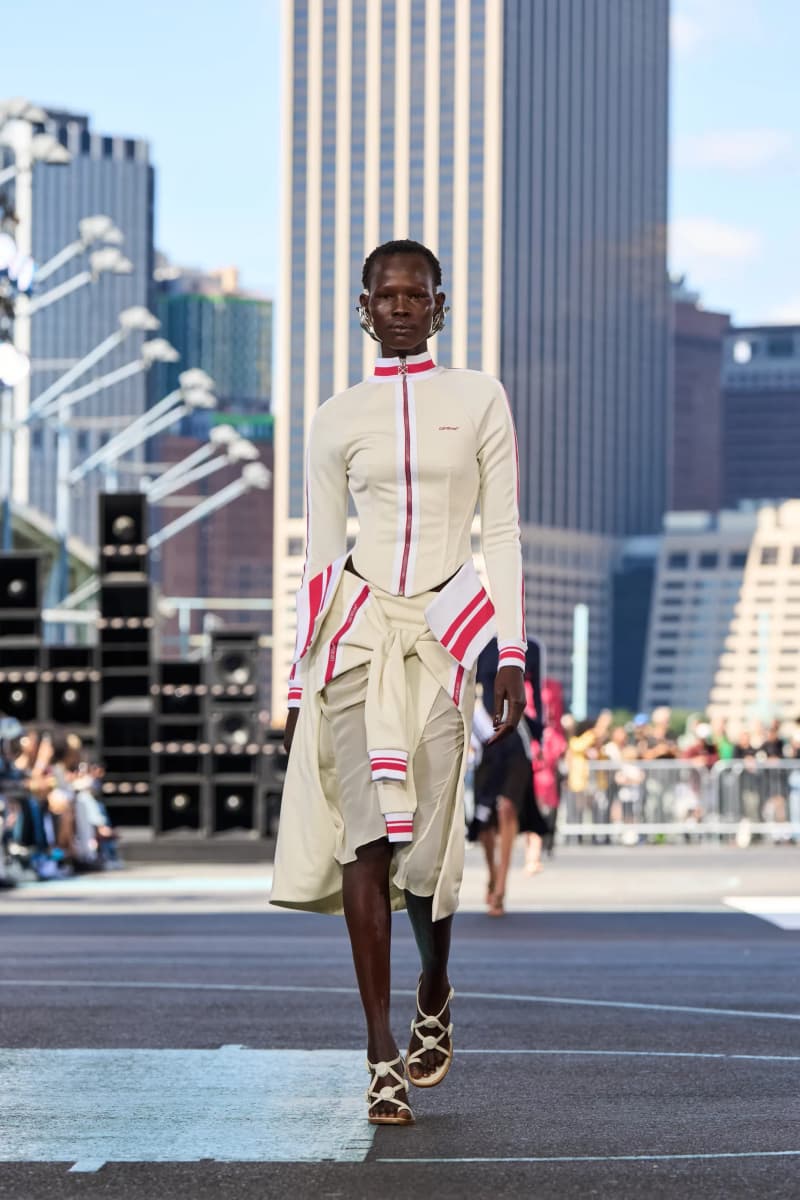 NYFW:Off-White 首次亮相紐約時裝週,為什麼將秀場搬到了籃球場?