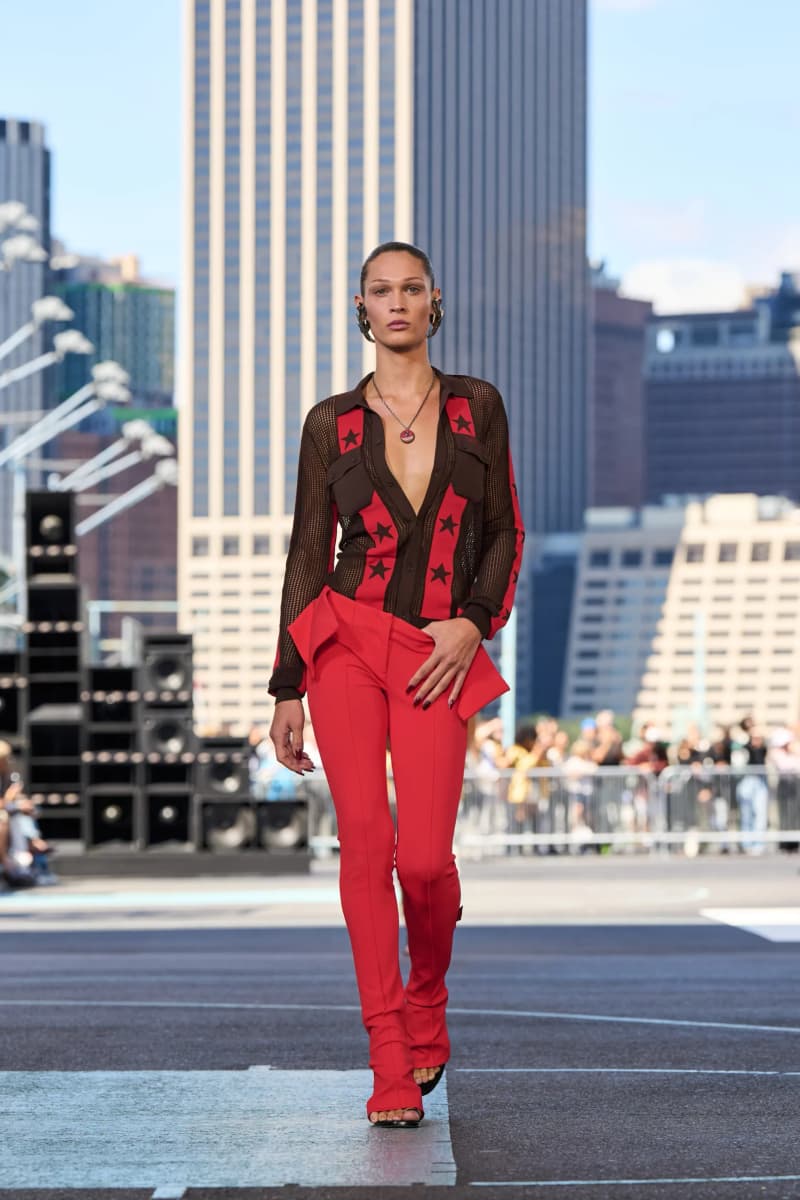 NYFW:Off-White 首次亮相紐約時裝週,為什麼將秀場搬到了籃球場?