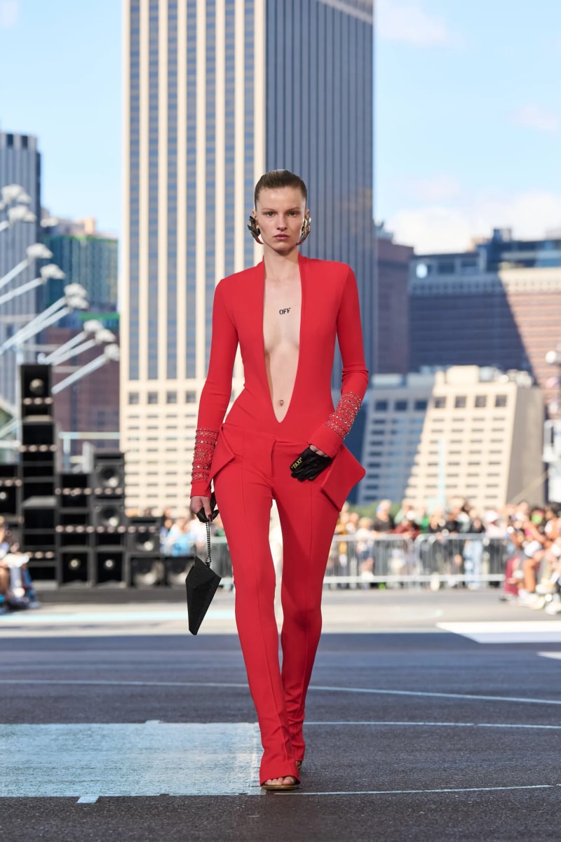 NYFW：Off-White 首次亮相紐約時裝週，為什麼將秀場搬到了籃球場？