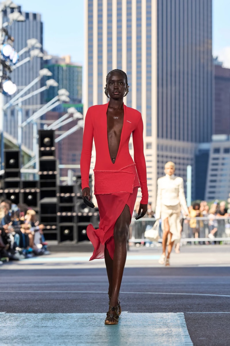 NYFW：Off-White 首次亮相紐約時裝週，為什麼將秀場搬到了籃球場？