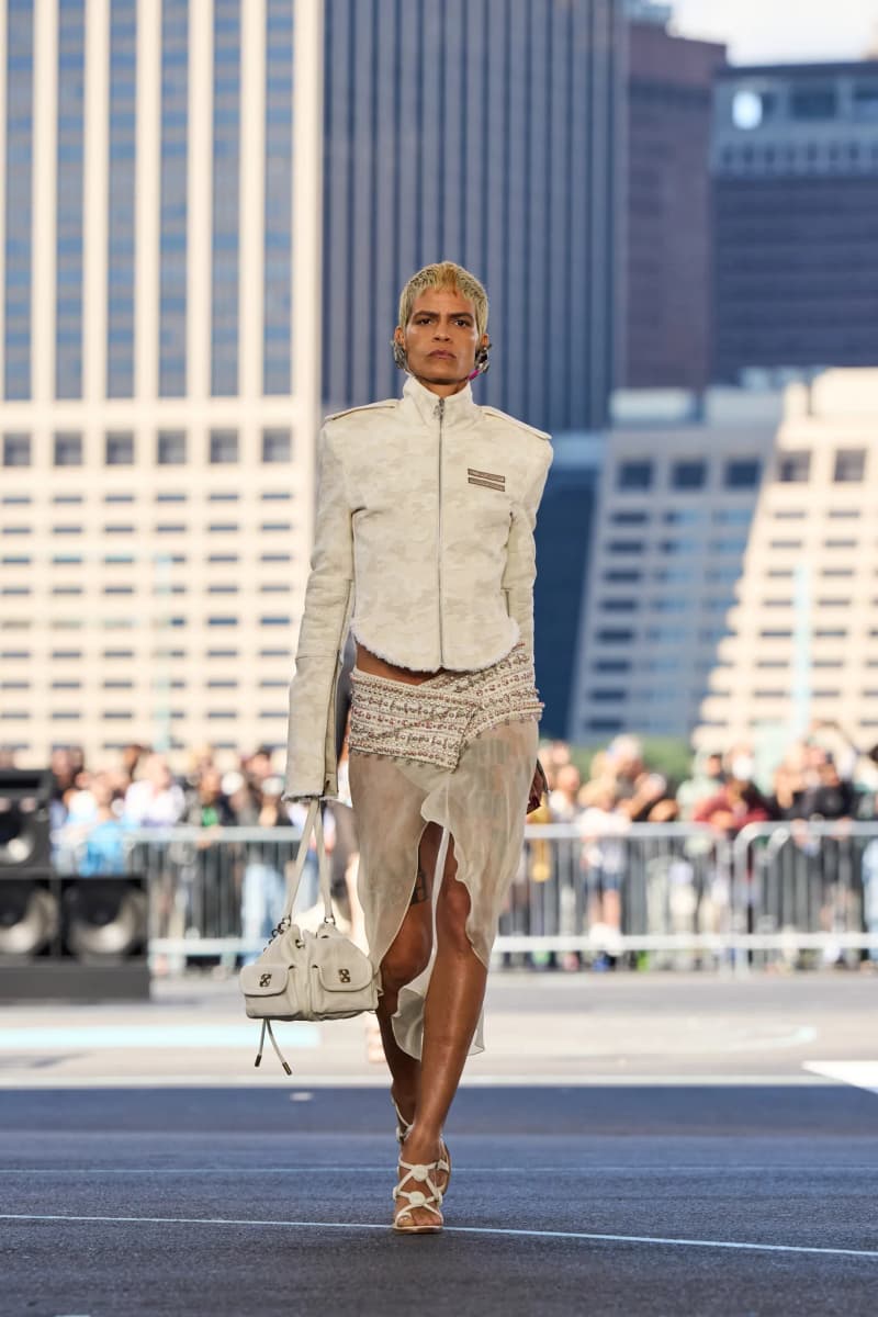 NYFW:Off-White 首次亮相紐約時裝週,為什麼將秀場搬到了籃球場?