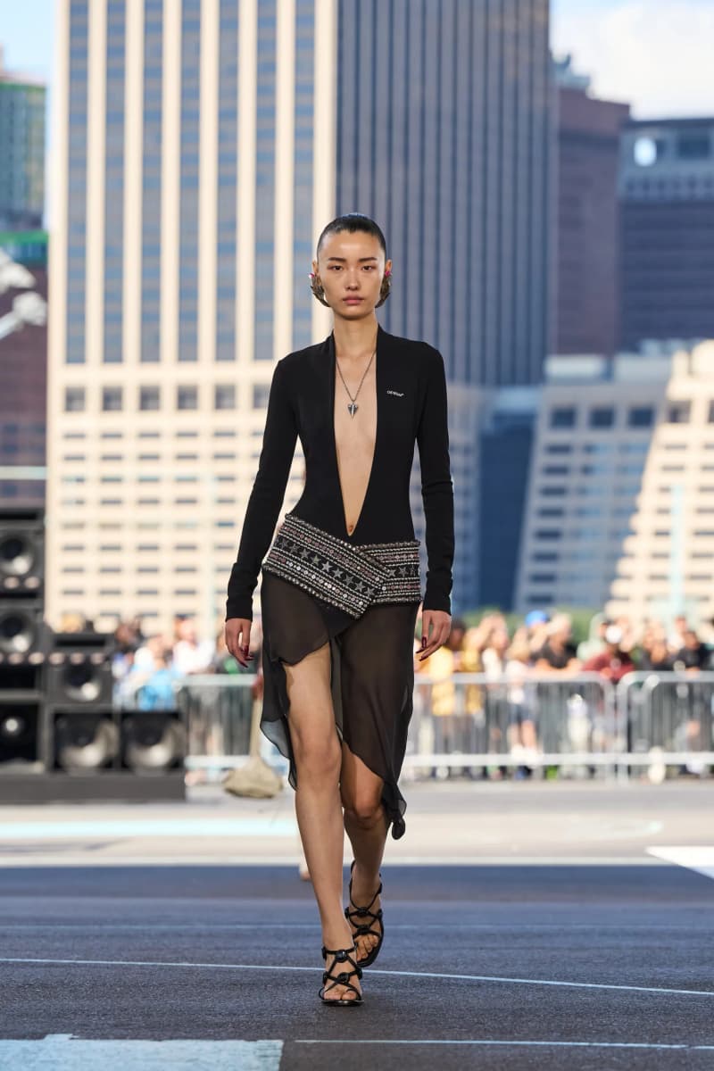 NYFW:Off-White 首次亮相紐約時裝週,為什麼將秀場搬到了籃球場?