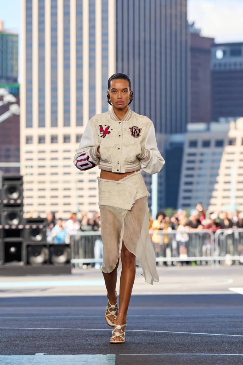 NYFW:Off-White 首次亮相紐約時裝週,為什麼將秀場搬到了籃球場?