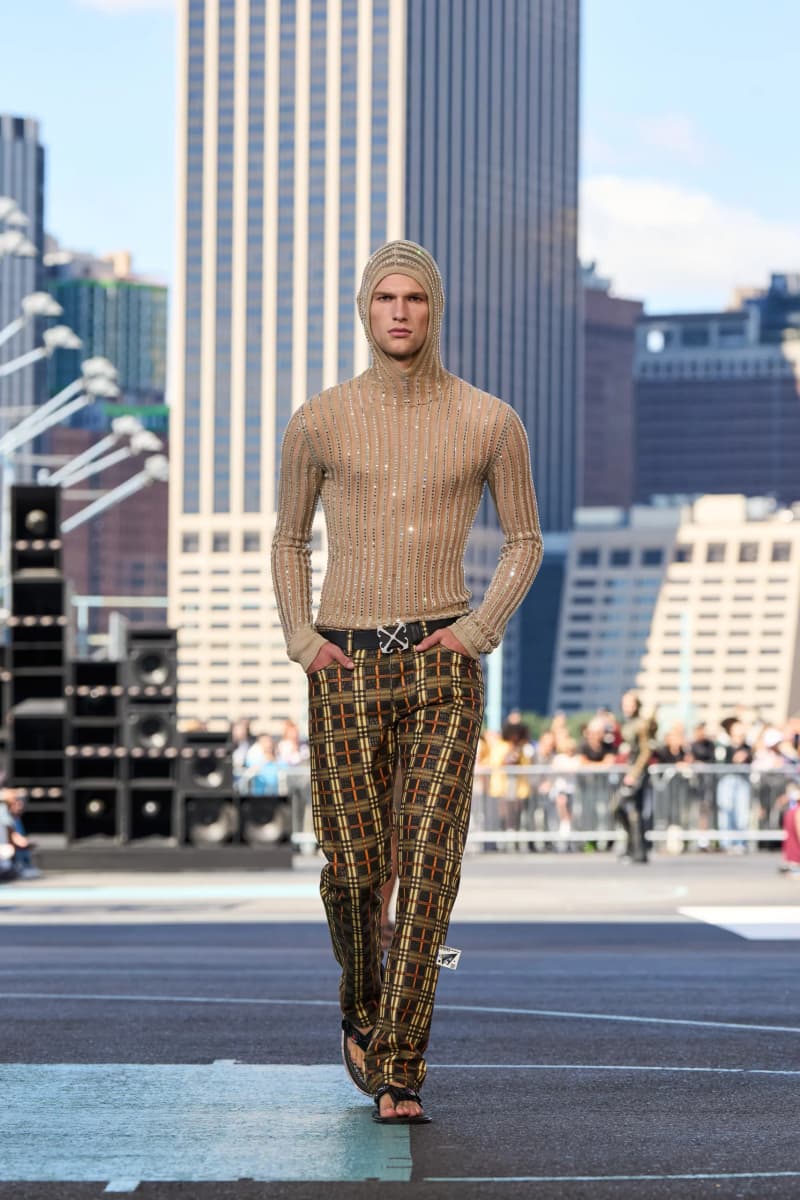 NYFW:Off-White 首次亮相紐約時裝週,為什麼將秀場搬到了籃球場?