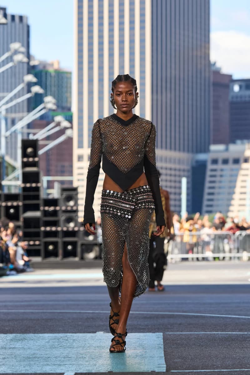 NYFW:Off-White 首次亮相紐約時裝週,為什麼將秀場搬到了籃球場?
