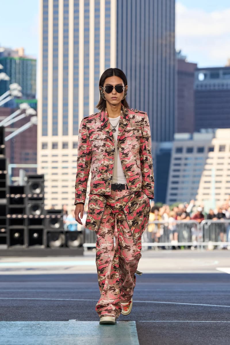 NYFW:Off-White 首次亮相紐約時裝週,為什麼將秀場搬到了籃球場?