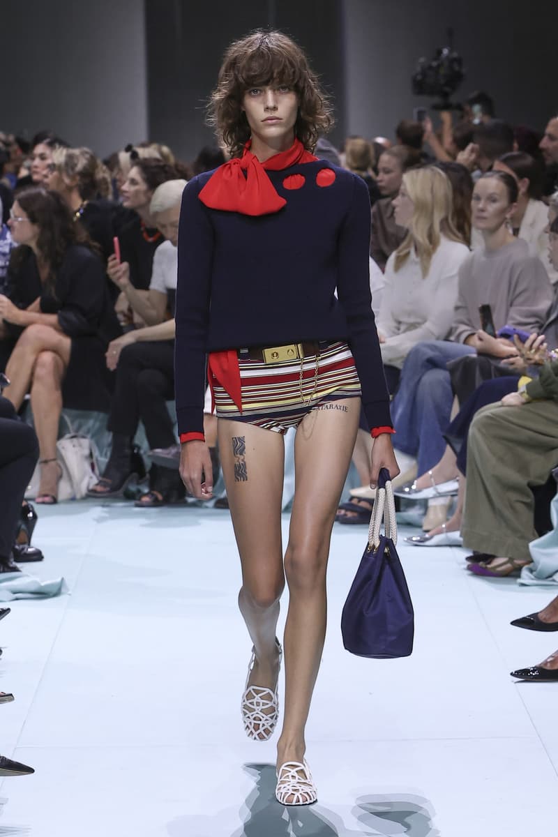 MFW:Prada 2025 春夏大秀娓娓道來,我們那無法被演算法複製的美麗!
