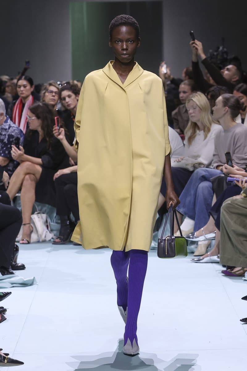 MFW:Prada 2025 春夏大秀娓娓道來,我們那無法被演算法複製的美麗!