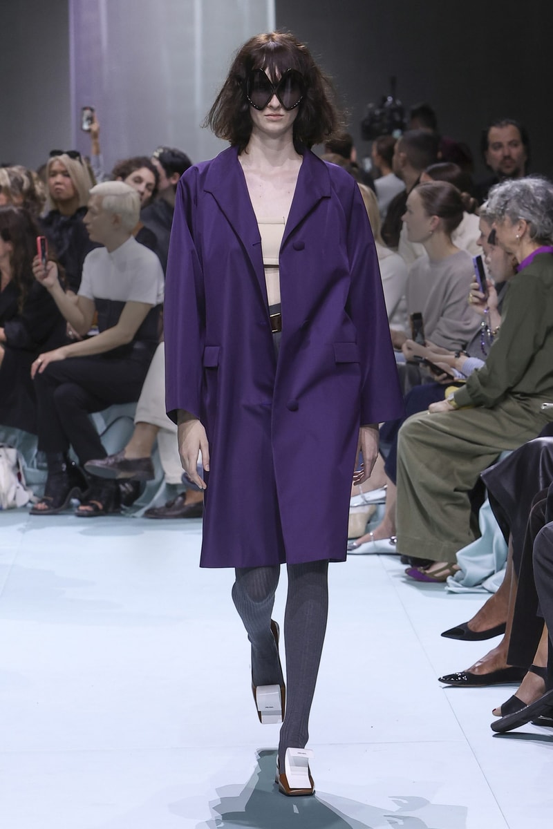 MFW：Prada 2025 春夏大秀娓娓道來，我們那無法被演算法複製的美麗！